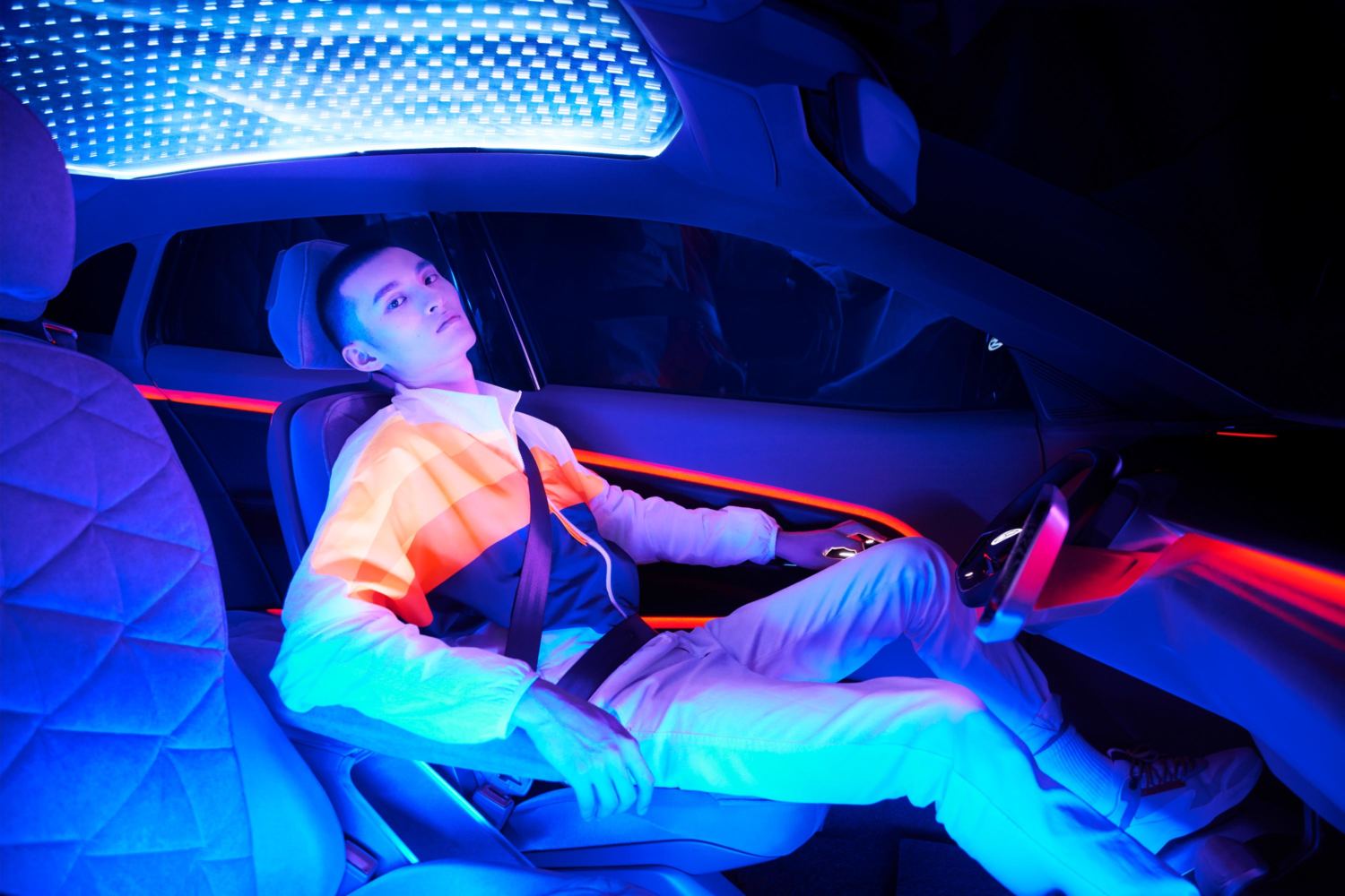 Uwe Duettmann - VW ID Crozz Uwe Duettmann - VW ID Crozz - Portfolio, Campaigns, People, Transportation