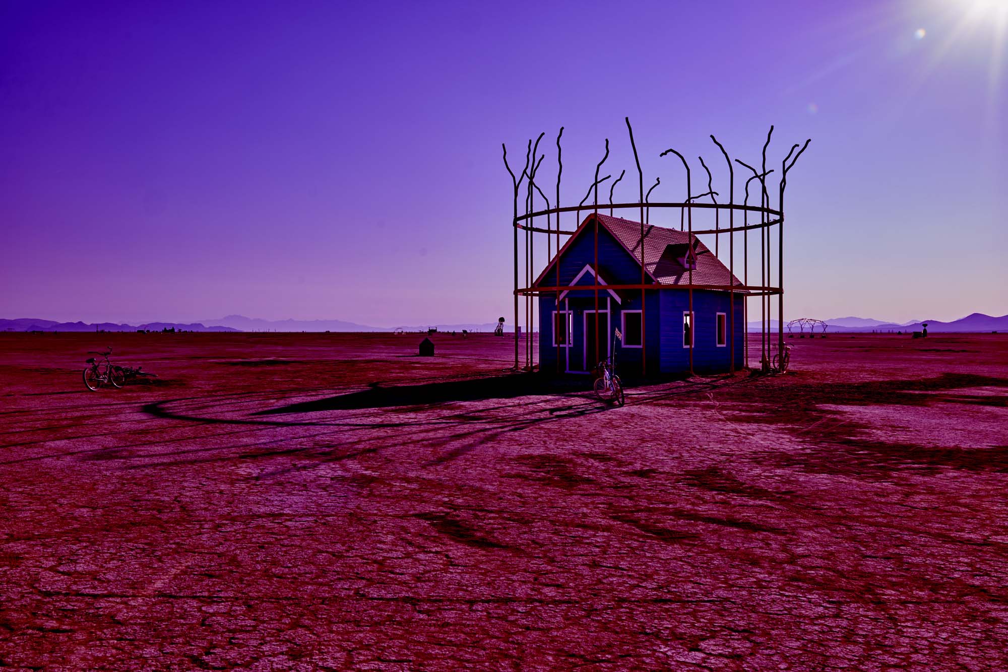 Uwe Duettmann - Fallende Hunde zerbomben den Mond